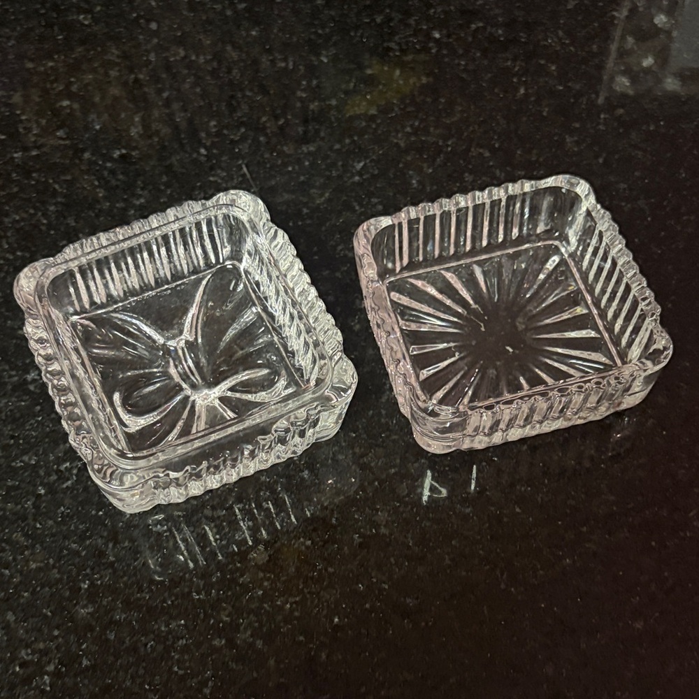 Industries Crystal Clear 24% Lead Crystal Bow Trinket Box EUC - Picture 4 of 6